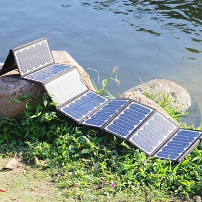چمدان کیت پنل خورشیدی 40W 50W 60W کمپینگ در فضای باز کیسه پنل خورشیدی قابل انعطاف